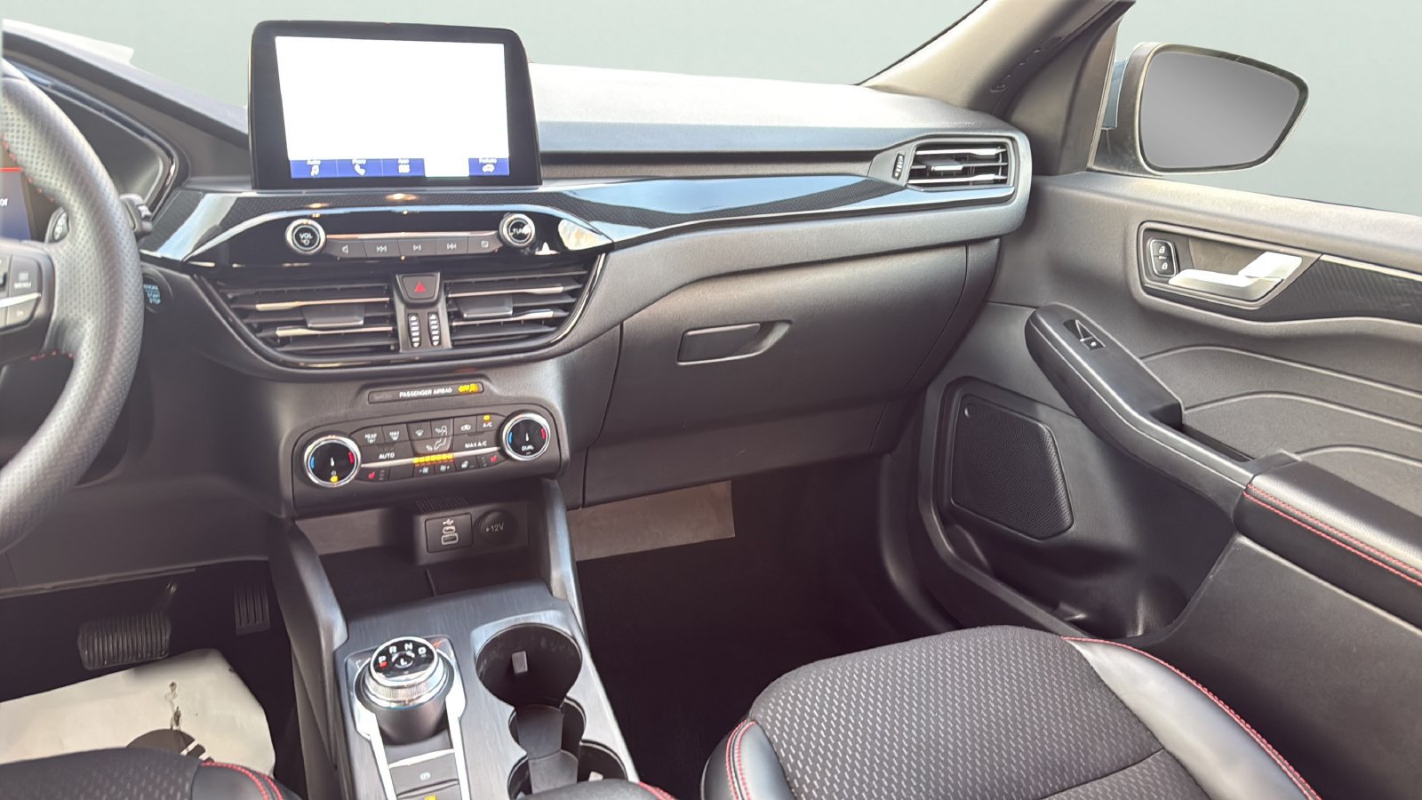 Certified 2025 Ford Escape ST-Line Select AWD/4WD image 19