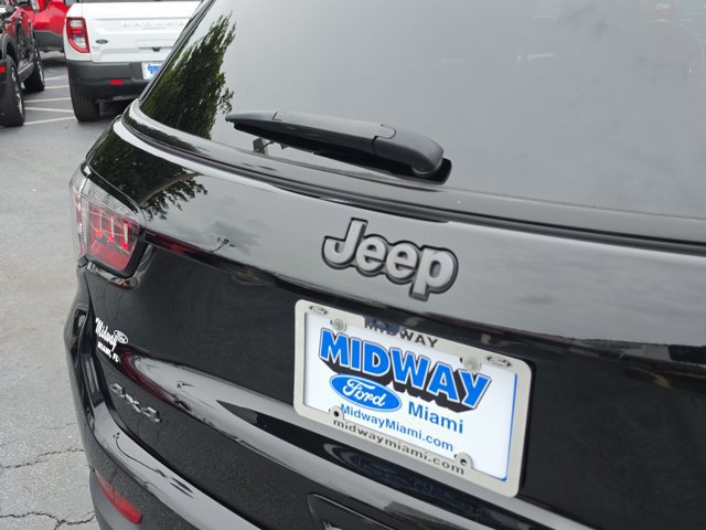 Used 2025 Jeep Compass Trailhawk AWD/4WD image 7