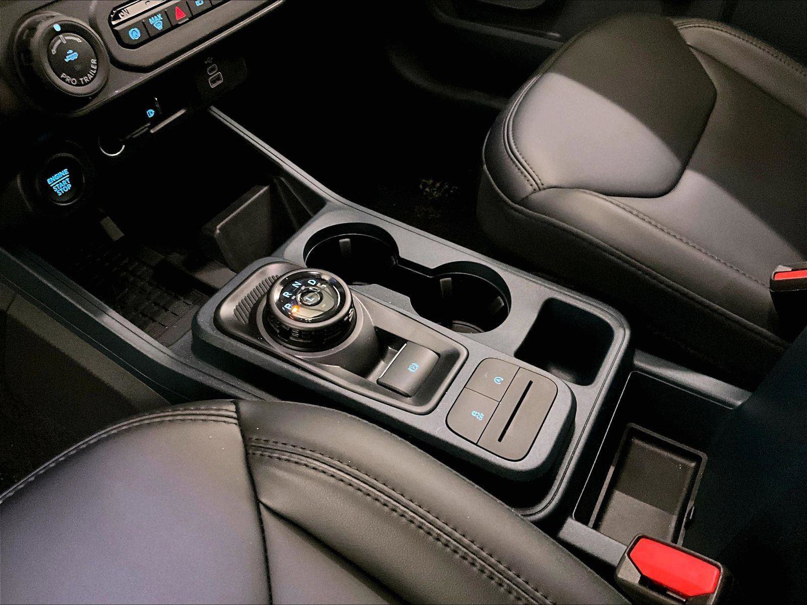 Certified 2025 Ford Maverick Lariat w/ Black Appearance Package image 16