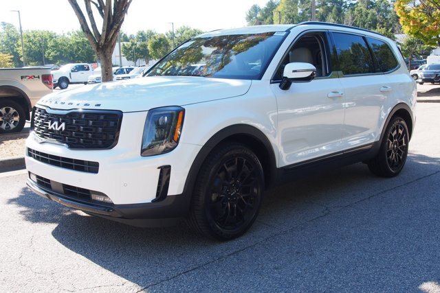 Used 2022 Kia Telluride SX w/ SX Prestige Package AWD/4WD image 3