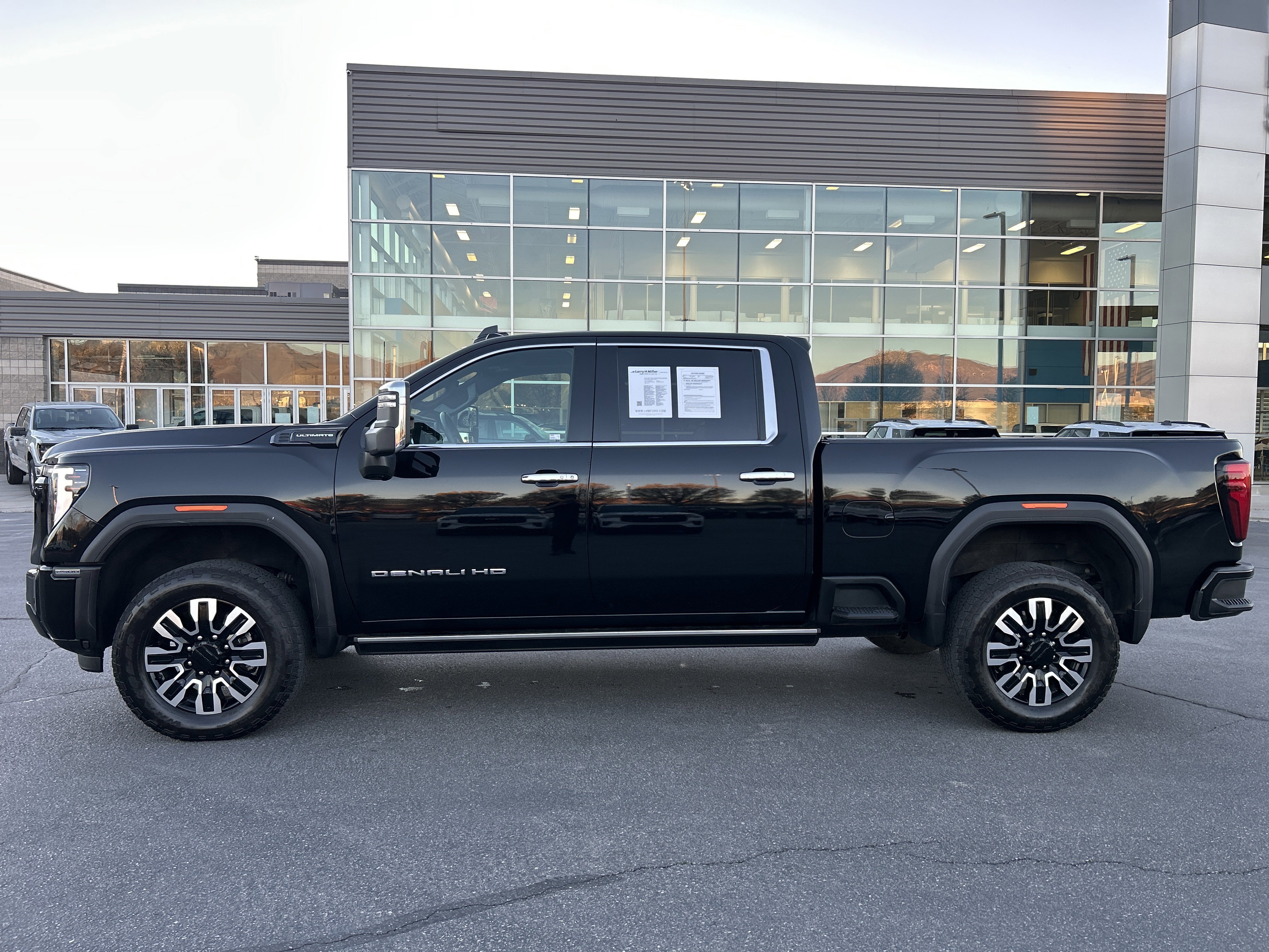 Used 2025 GMC Sierra 2500 Denali Ultimate w/ Max Trailering Package image 2