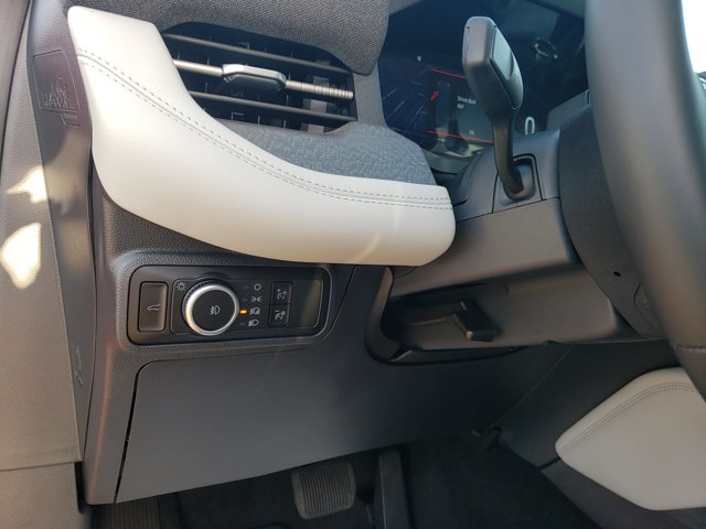 Certified 2026 Ford Explorer Platinum w/ LUX Leather Package AWD/4WD image 12