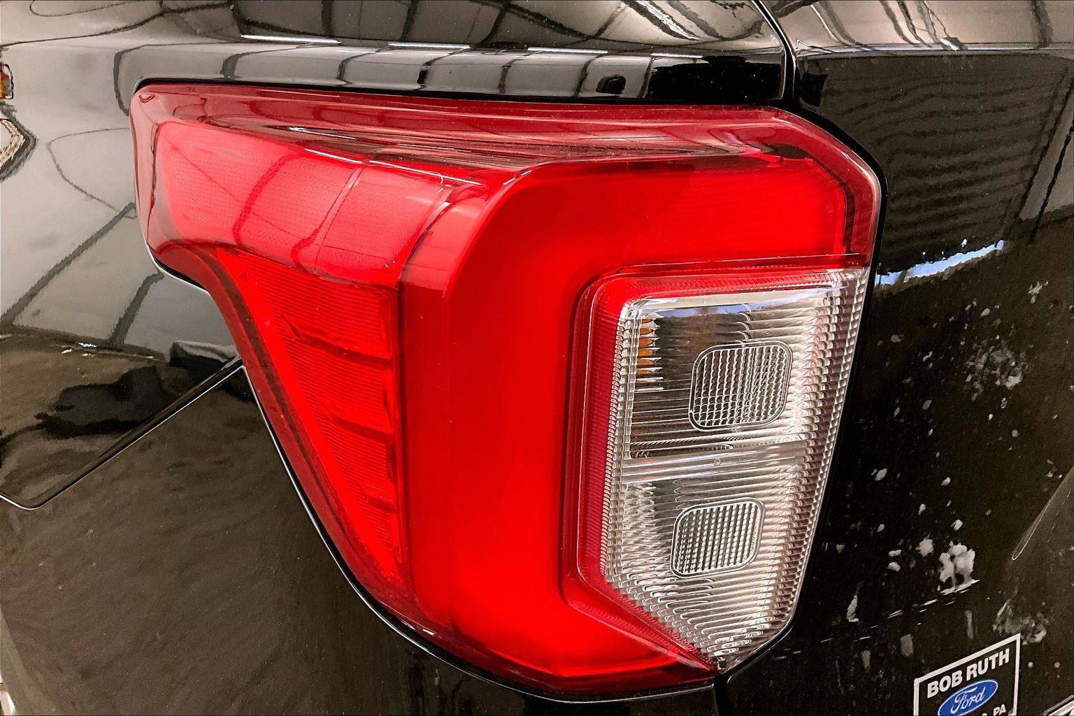 Certified 2023 Ford Explorer Limited w/ Limited Technology Package image 29