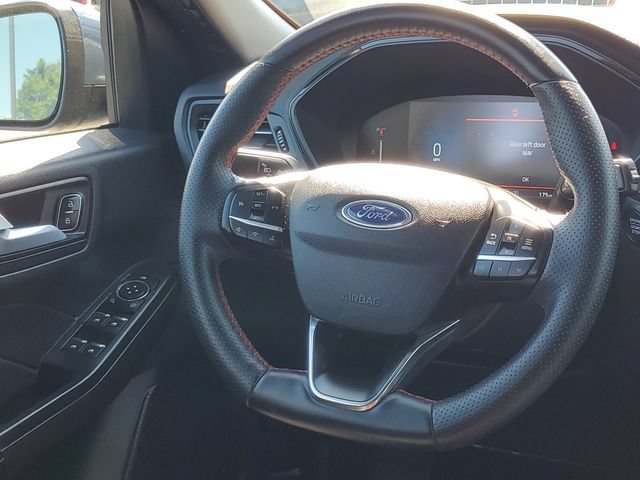 Certified 2025 Ford Escape ST-Line Select AWD/4WD image 30