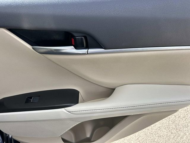 Used 2022 Toyota Camry XLE w/ Cold Weather Package image 22