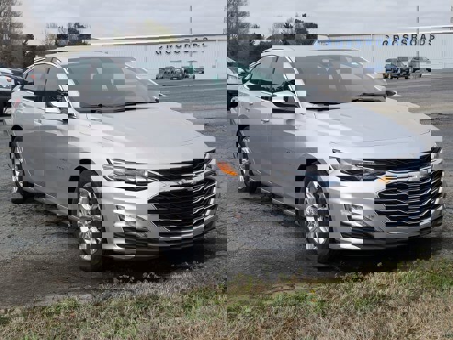 Used 2019 Chevrolet Malibu LT w/ Driver Confidence Package II image 9