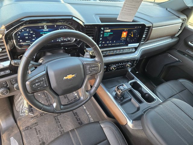 Used 2023 Chevrolet Silverado 1500 High Country w/ Technology Package AWD/4WD image 6