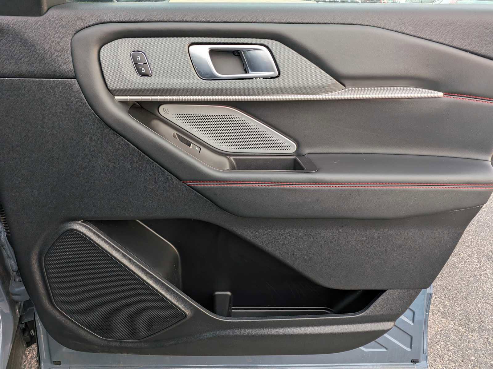 Certified 2025 Ford Explorer ST image 21