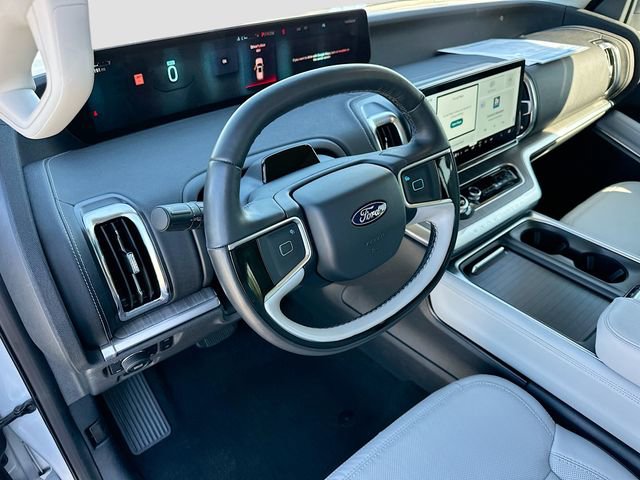 Certified 2025 Ford Expedition Max Platinum w/ Platinum Ultimate Package AWD/4WD image 9