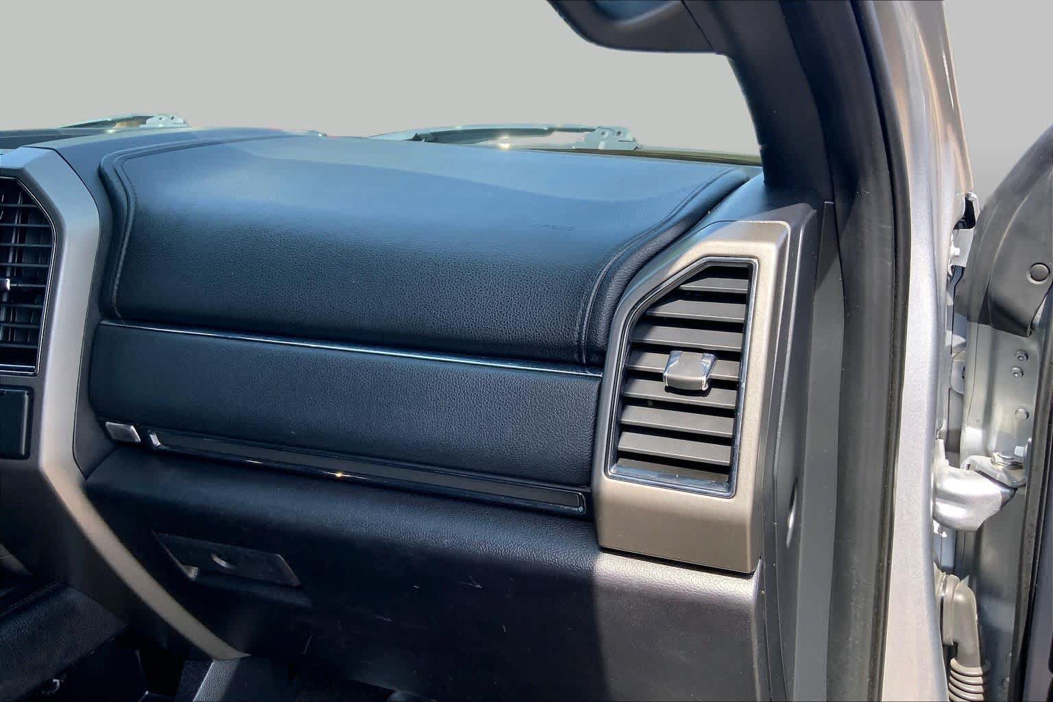 Certified 2020 Ford Expedition XLT w/ Equipment Group 202A AWD/4WD image 19