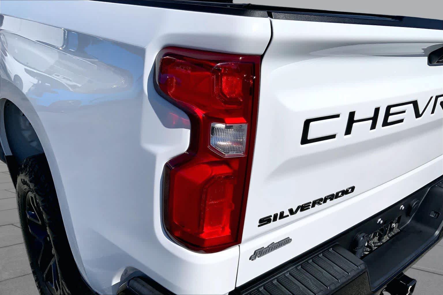 Used 2024 Chevrolet Silverado 1500 LT Trail Boss w/ Convenience Package II AWD/4WD image 25