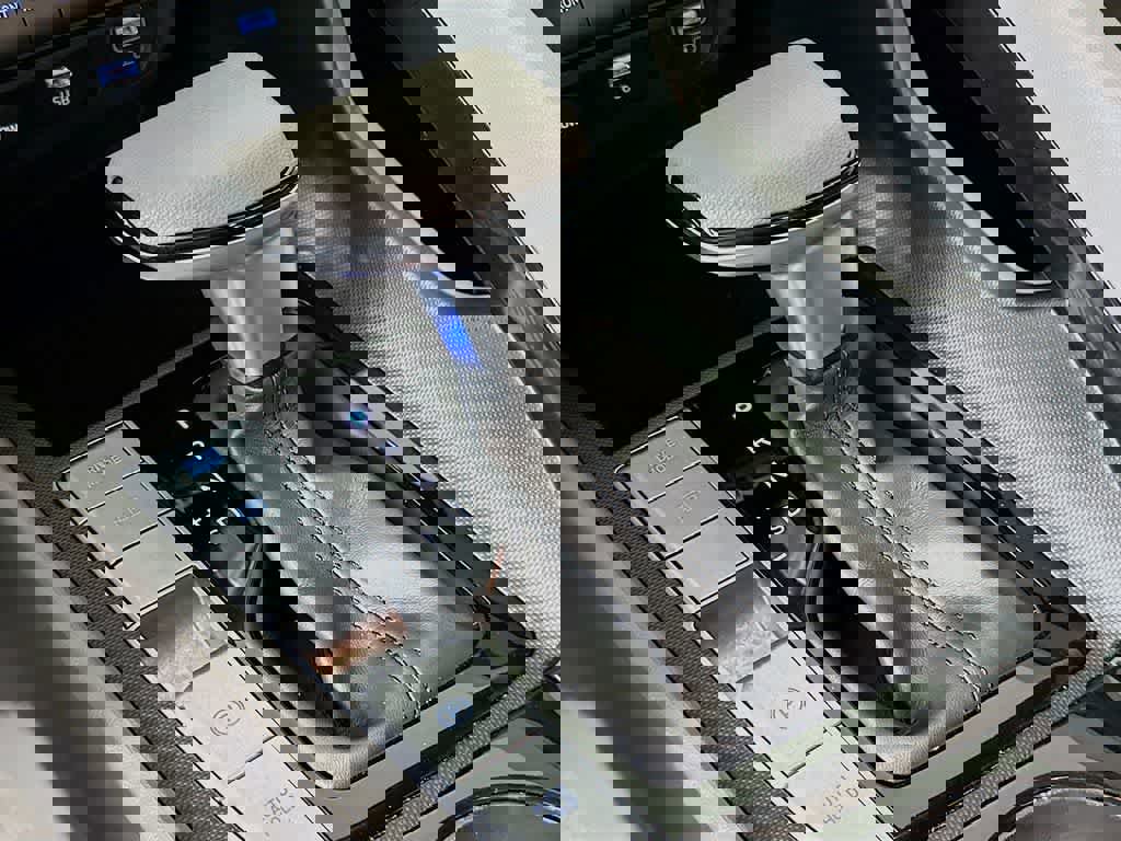 Used 2021 Hyundai Elantra Blue w/ Cargo Package image 21