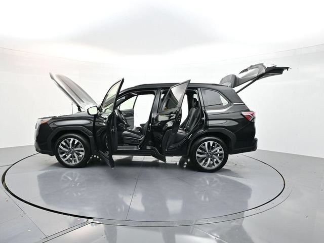 Used 2025 Subaru Forester Touring AWD/4WD image 39