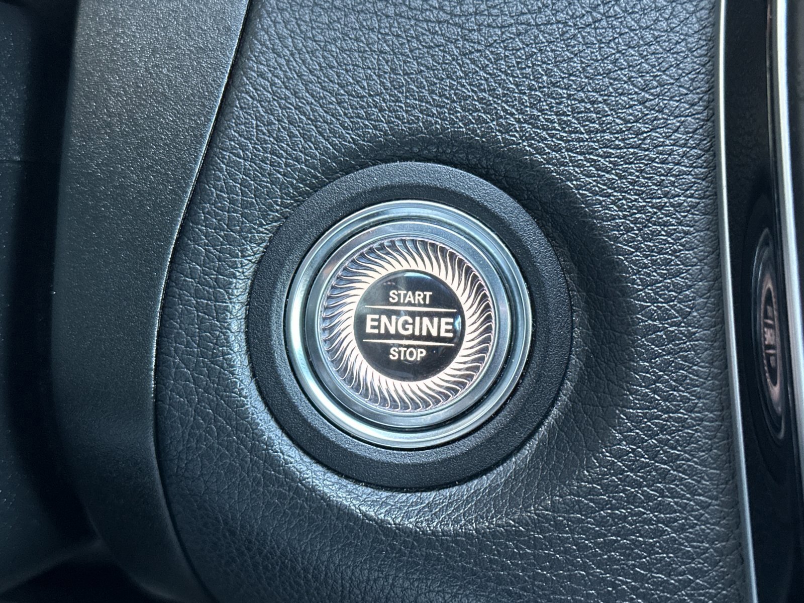 Used 2021 Mercedes-Benz GLC 300 image 21