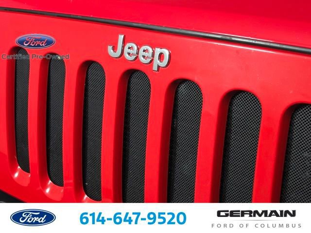 Used 2017 Jeep Wrangler Unlimited Rubicon w/ Connectivity Group AWD/4WD image 13