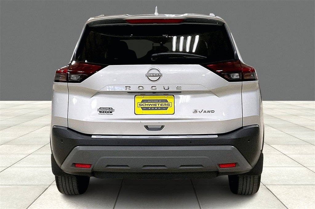 Used 2023 Nissan Rogue SV w/ SV Premium Package image 3