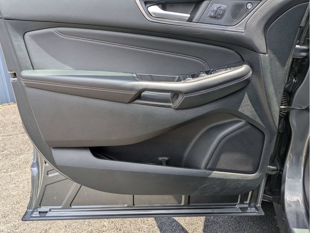 Certified 2024 Ford Edge Titanium AWD/4WD image 12