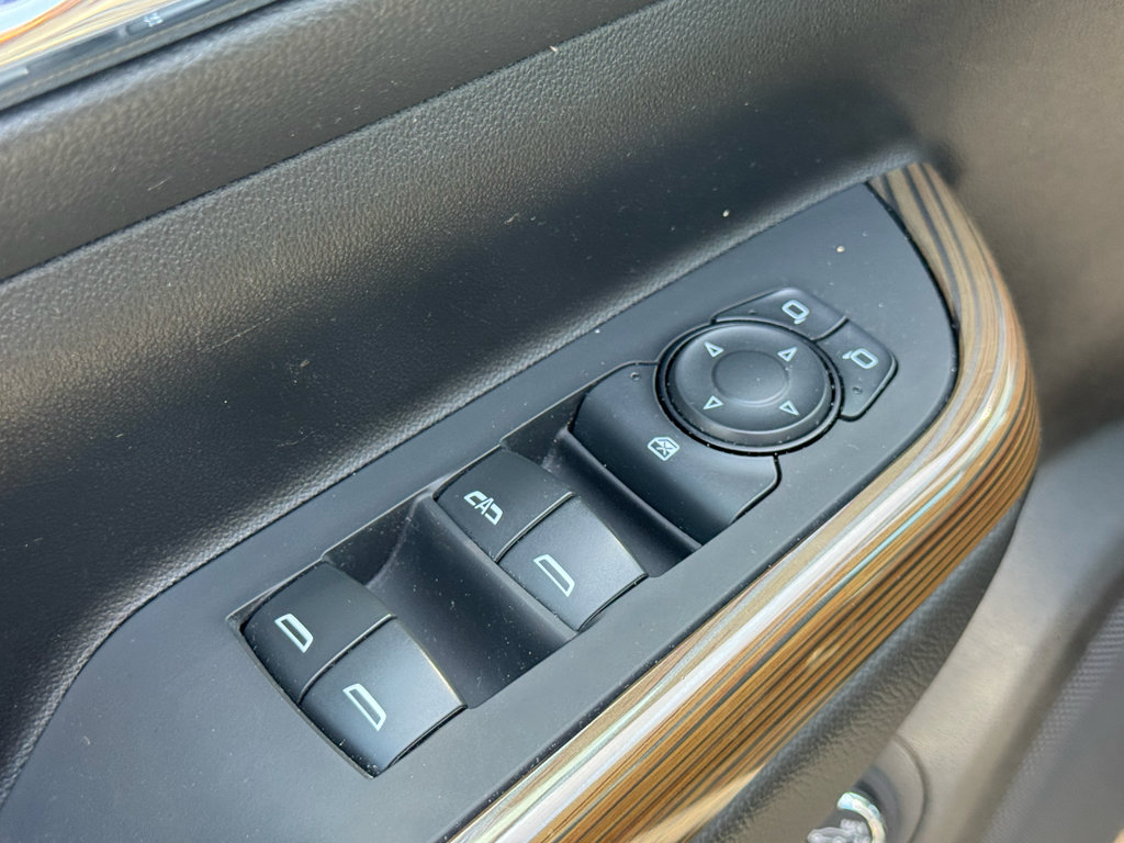 Used 2023 GMC Acadia SLE w/ Driver Convenience Package FWD image 31