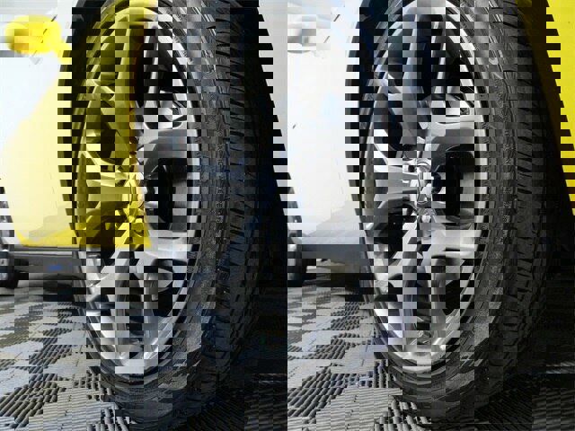 Used 2017 Dodge Challenger SXT Plus image 2