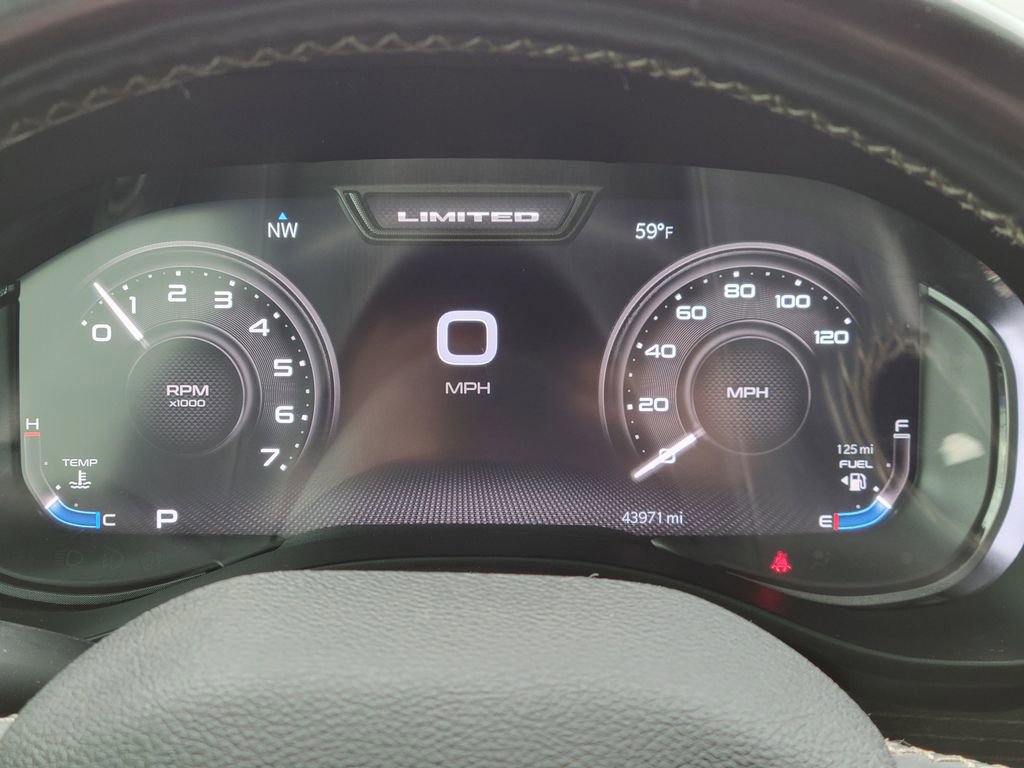 Used 2024 RAM 1500 Limited w/ Body Color Bumper Group image 32