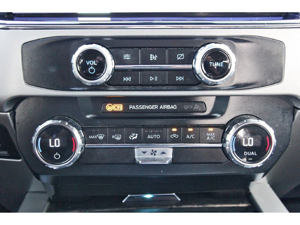 Certified 2022 Ford F250 Lariat w/ Tremor Off-Road Package AWD/4WD image 30