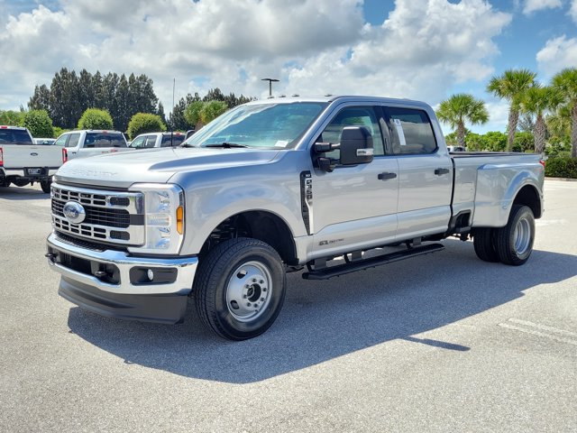 Certified 2024 Ford F350 XLT w/ 360-Degree Camera Package AWD/4WD image 3