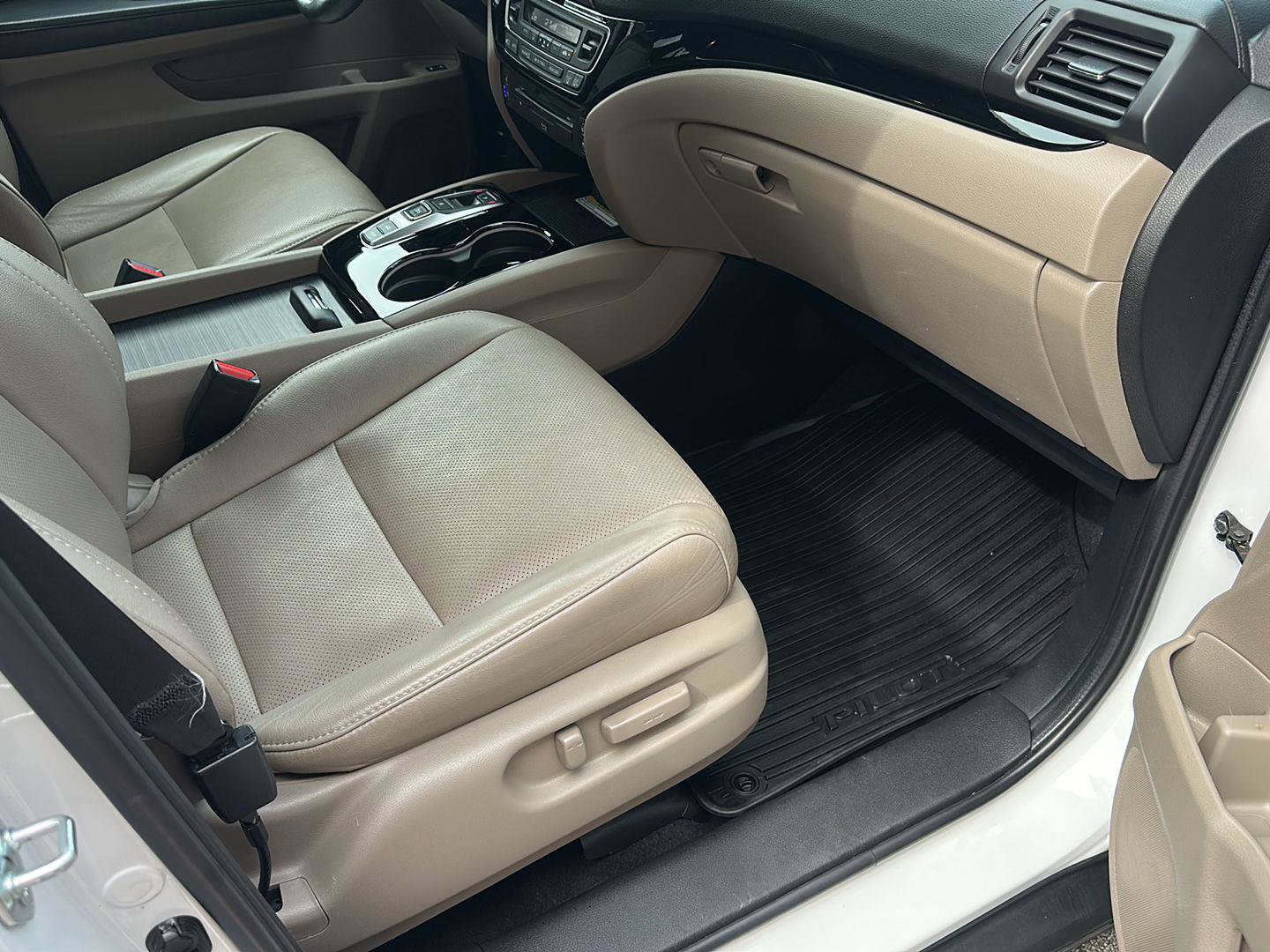 Used 2022 Honda Pilot Elite image 29