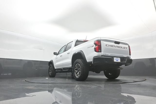 Used 2024 Chevrolet Colorado ZR2 w/ Safety Package AWD/4WD image 34