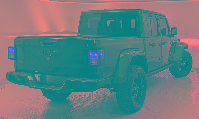 Used 2025 Jeep Gladiator Sport AWD/4WD image 3