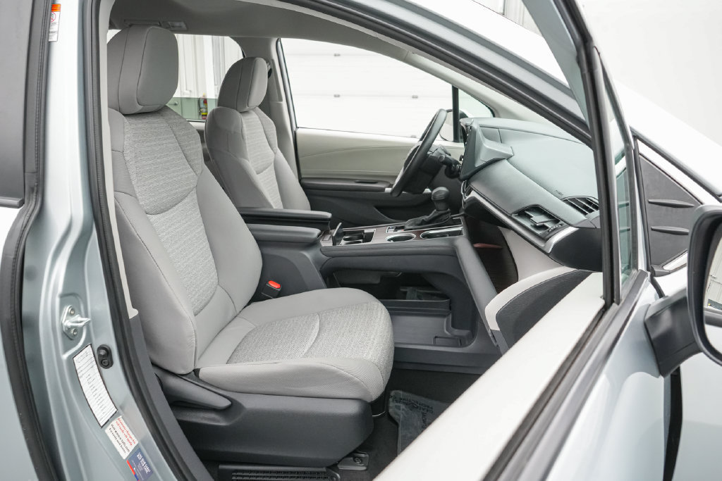 Used 2023 Toyota Sienna LE FWD image 21