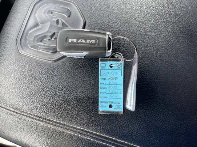 Used 2025 RAM 1500 Laramie AWD/4WD image 33