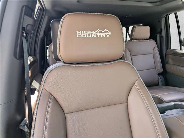 Used 2024 Chevrolet Suburban High Country image 13
