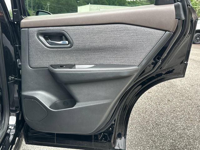 Used 2021 Nissan Rogue SV FWD image 16