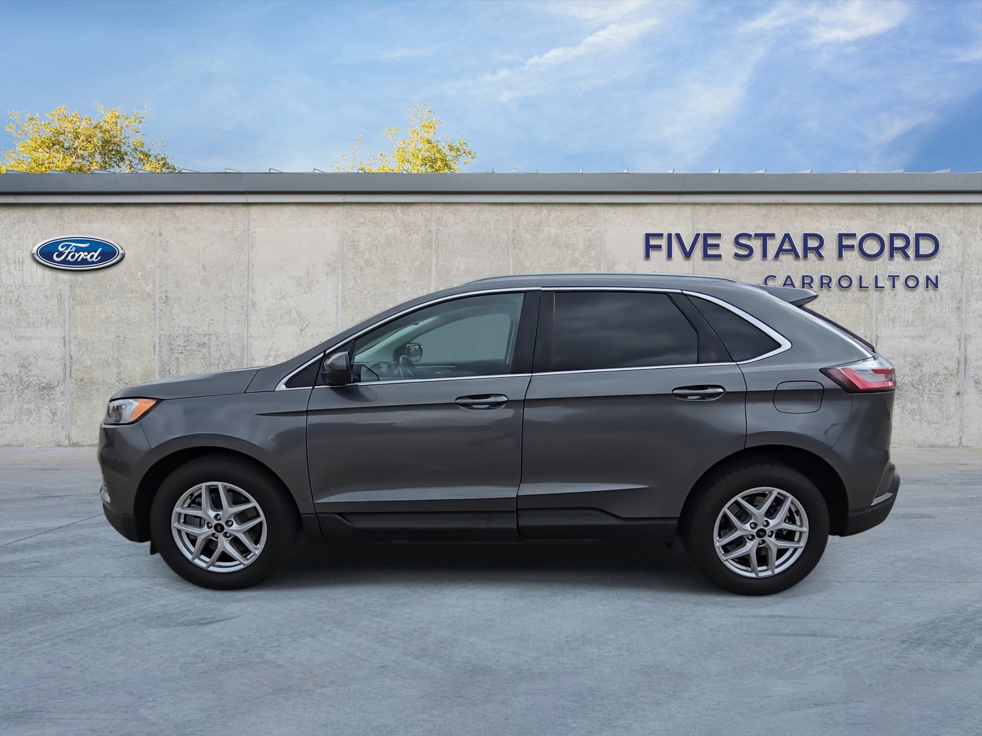 Certified 2023 Ford Edge SEL w/ Convenience Package image 2