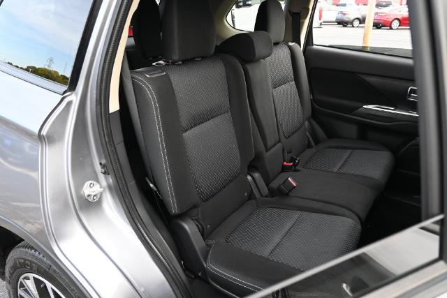 Used 2018 Mitsubishi Outlander ES FWD image 23