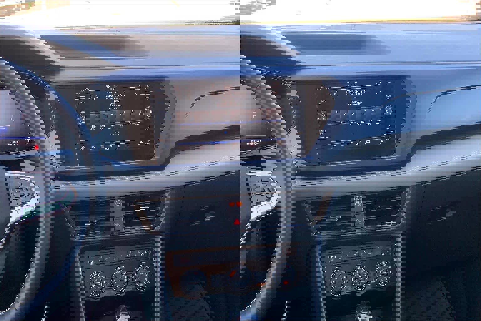 Used 2024 Volkswagen Taos SE w/ Black Wheel Package image 7