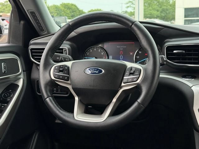 Certified 2023 Ford Explorer XLT w/ Equipment Group 202A AWD/4WD image 7