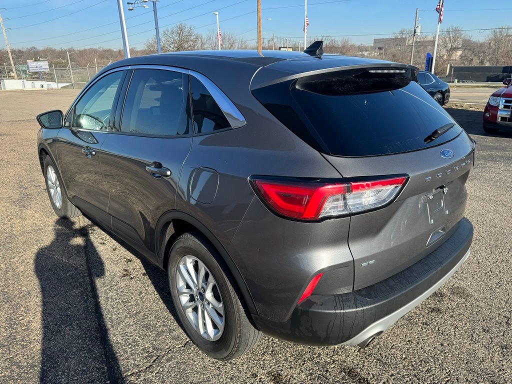 Certified 2022 Ford Escape SE w/ Cold Weather Package image 2