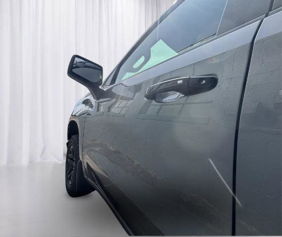 Used 2022 Chevrolet Silverado 1500 LT Trail Boss w/ Bed Protection Package AWD/4WD image 15