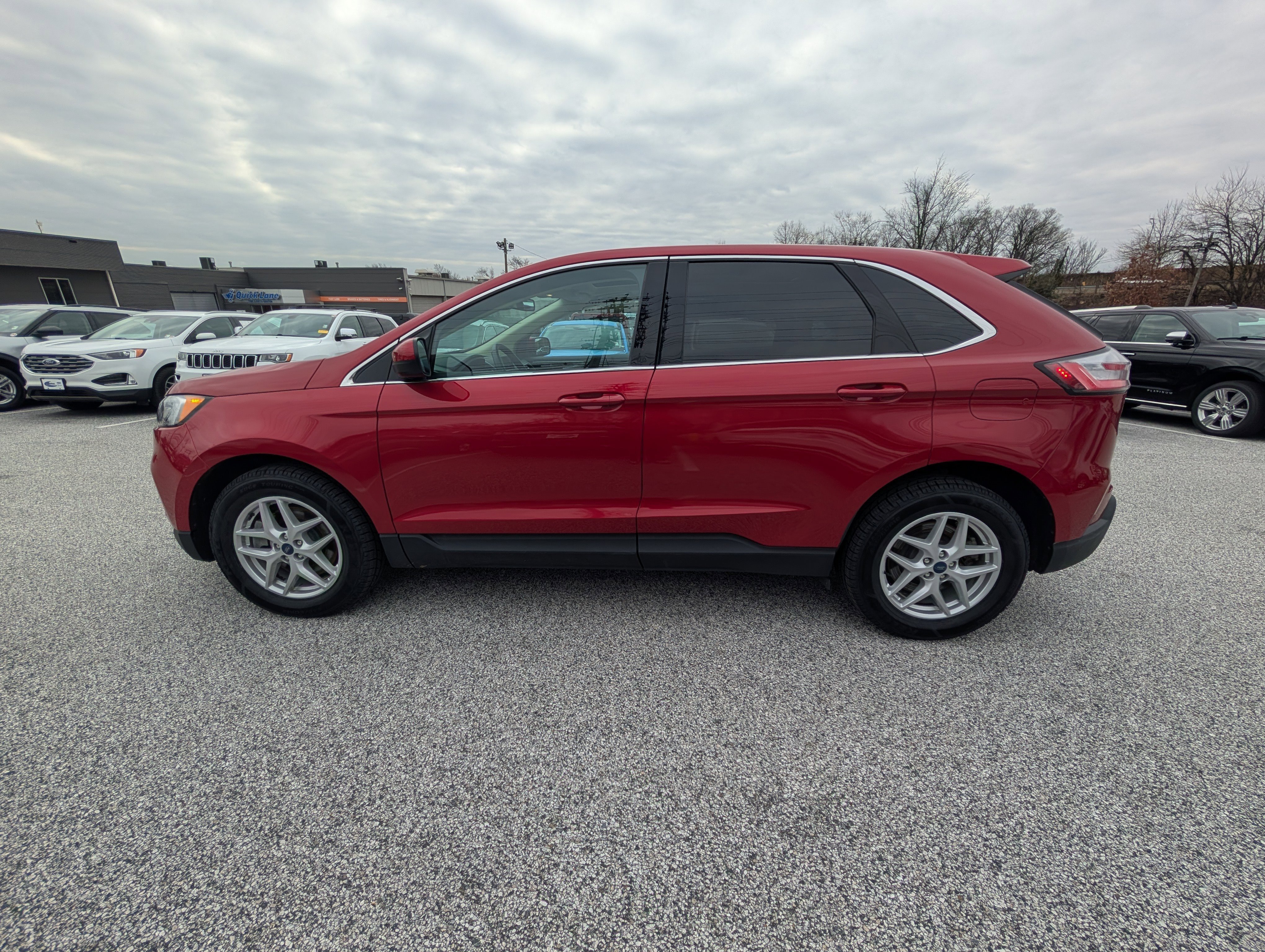 Certified 2022 Ford Edge SEL w/ Convenience Package image 3