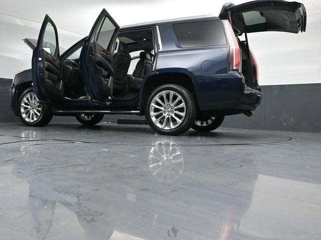 Used 2018 Cadillac Escalade Luxury AWD/4WD image 54