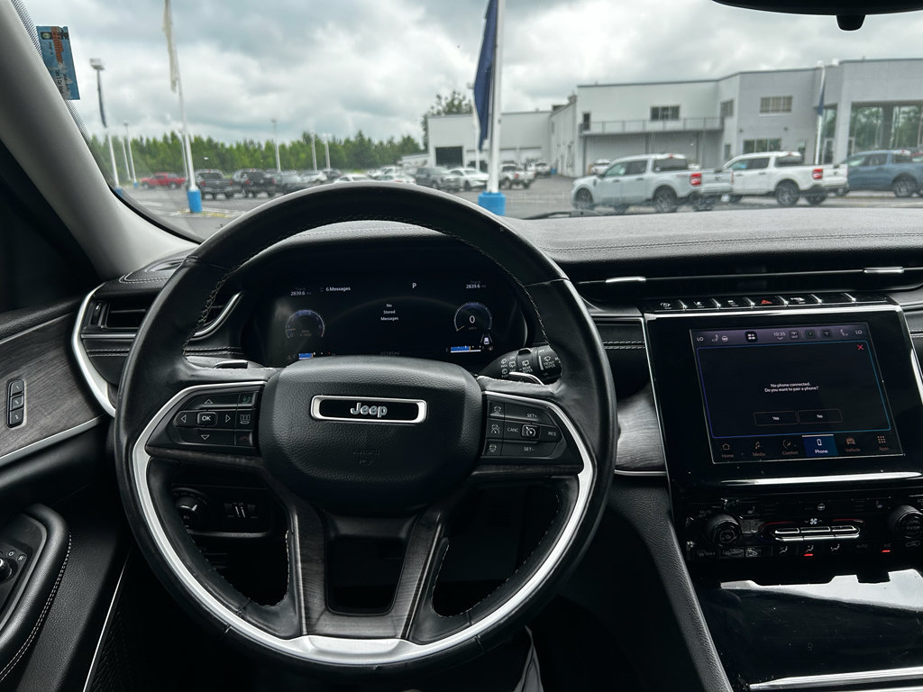 Used 2022 Jeep Grand Cherokee Limited AWD/4WD image 13