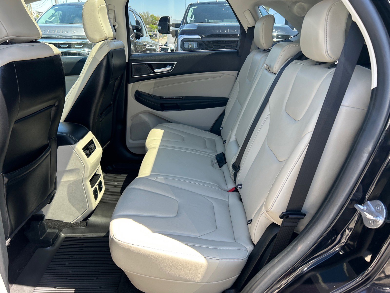 Certified 2020 Ford Edge Titanium w/ Class II Trailer Tow Package AWD/4WD image 8