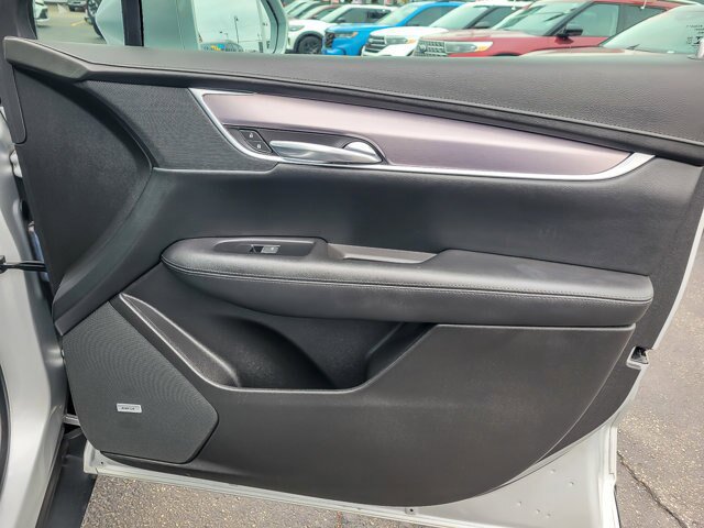 Used 2018 Cadillac XT5 Luxury w/ Driver Awareness Package AWD/4WD image 25