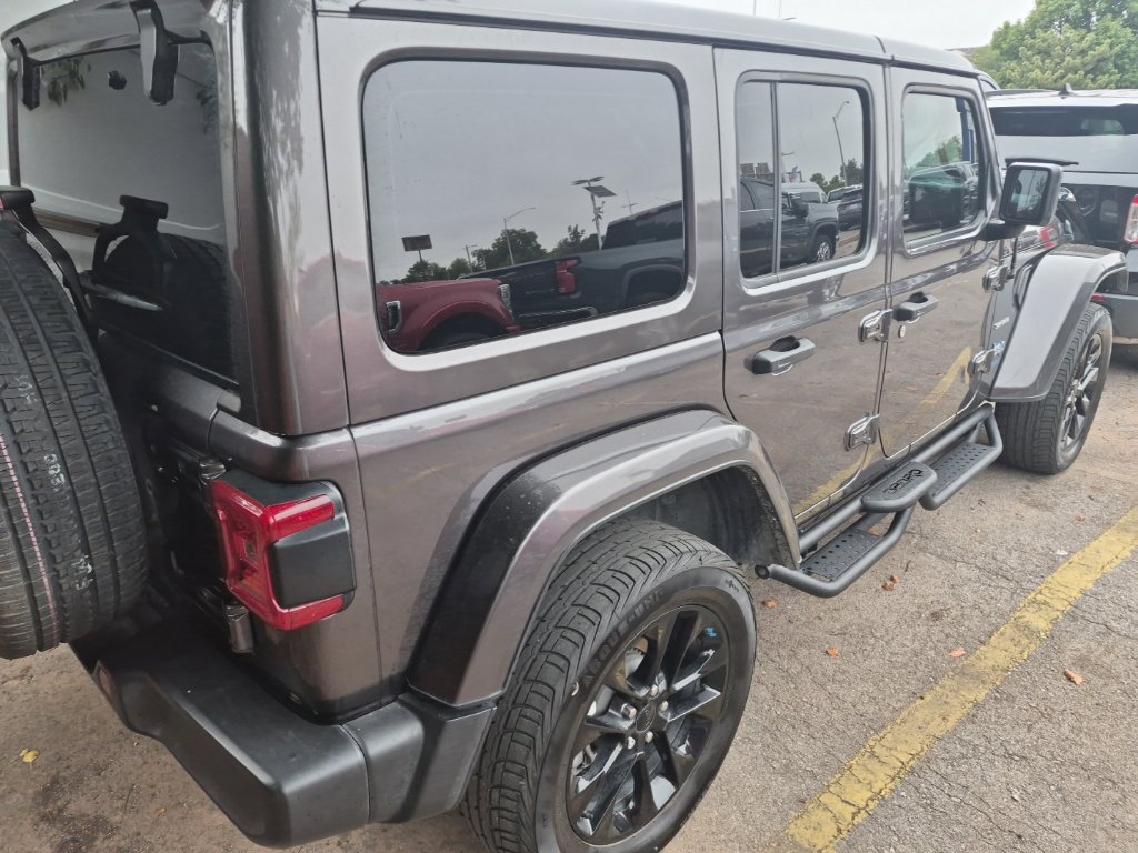 Used 2022 Jeep Wrangler Unlimited Sahara AWD/4WD image 20