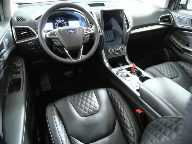 Certified 2024 Ford Edge Titanium w/ Equipment Group 301A image 8