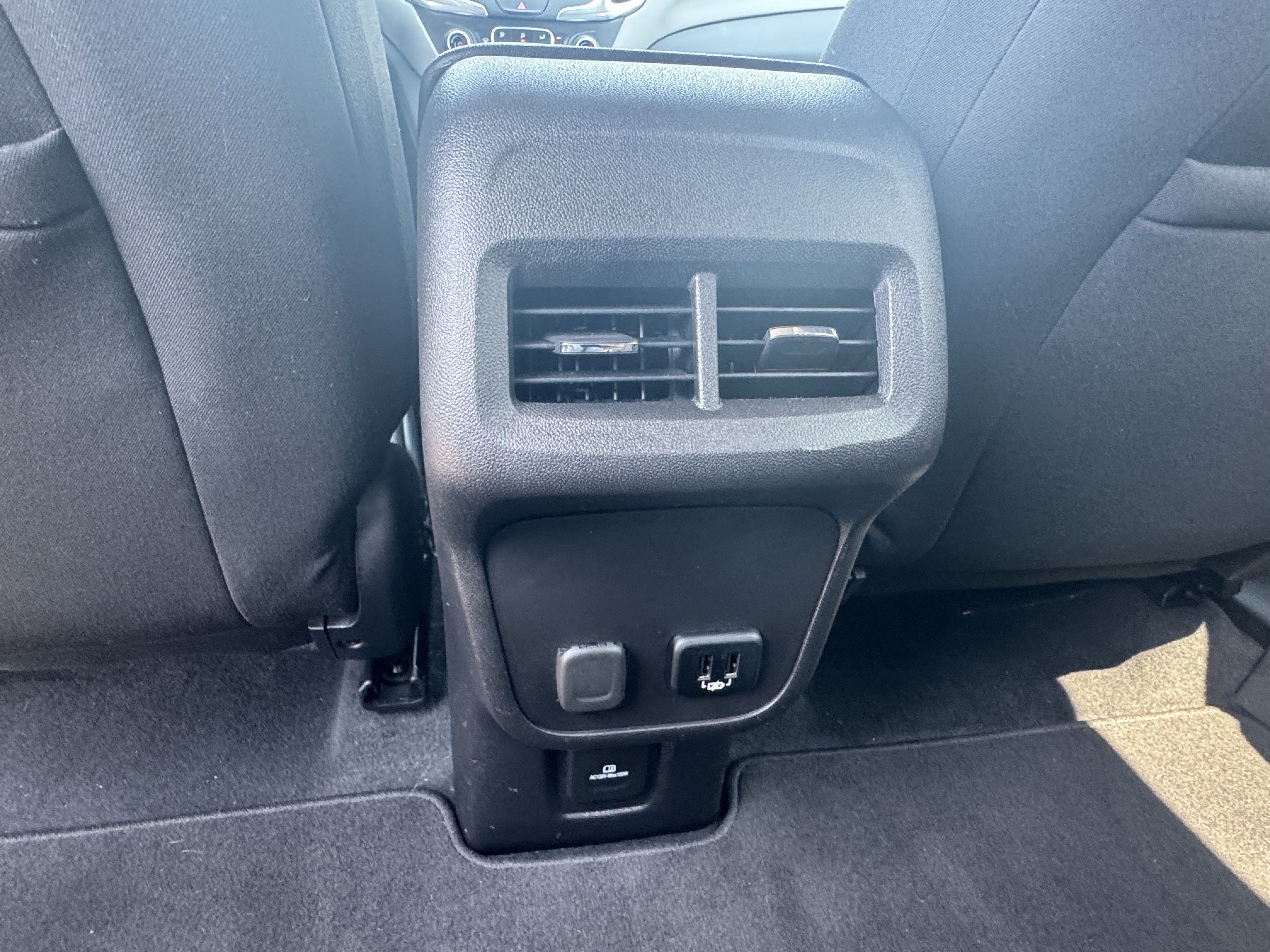 Used 2018 Chevrolet Equinox LT w/ Sun & Infotainment Package FWD image 24