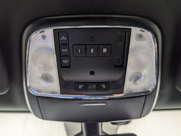Used 2017 Dodge Durango R/T AWD/4WD image 9