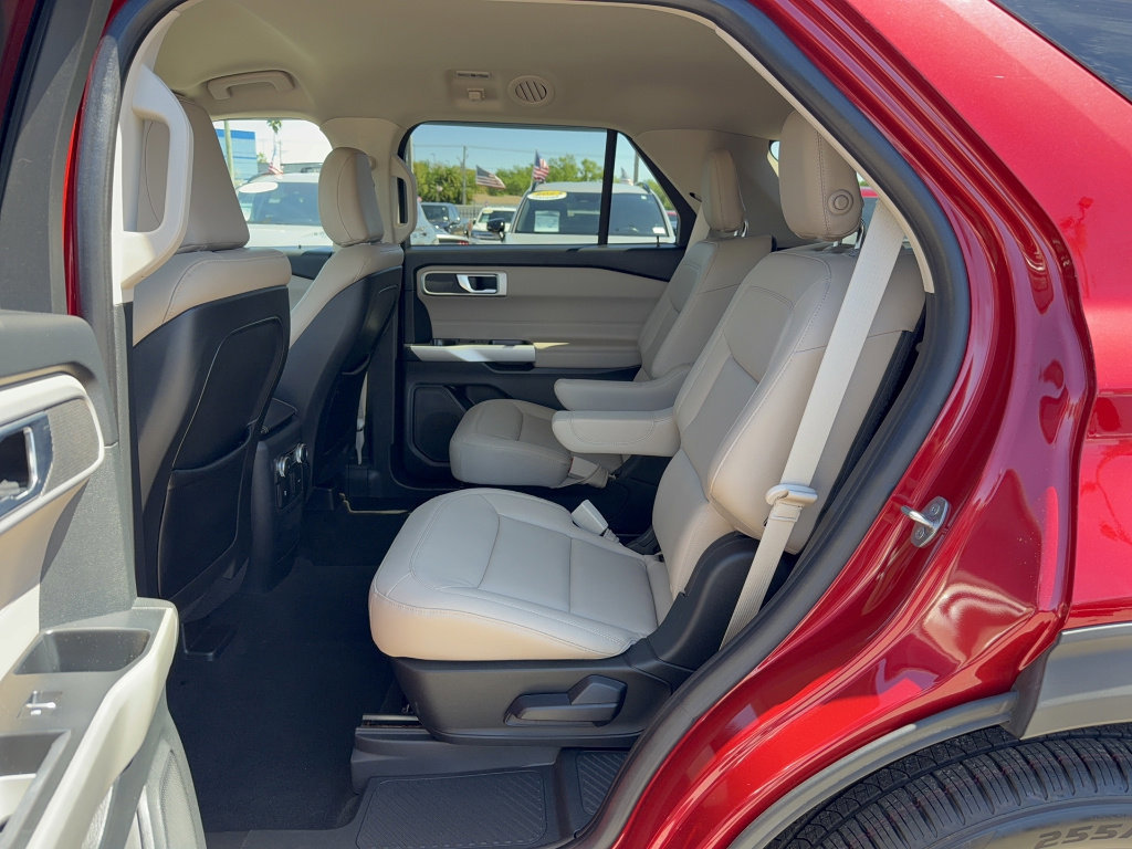 Certified 2020 Ford Explorer XLT w/ Equipment Group 202A image 12