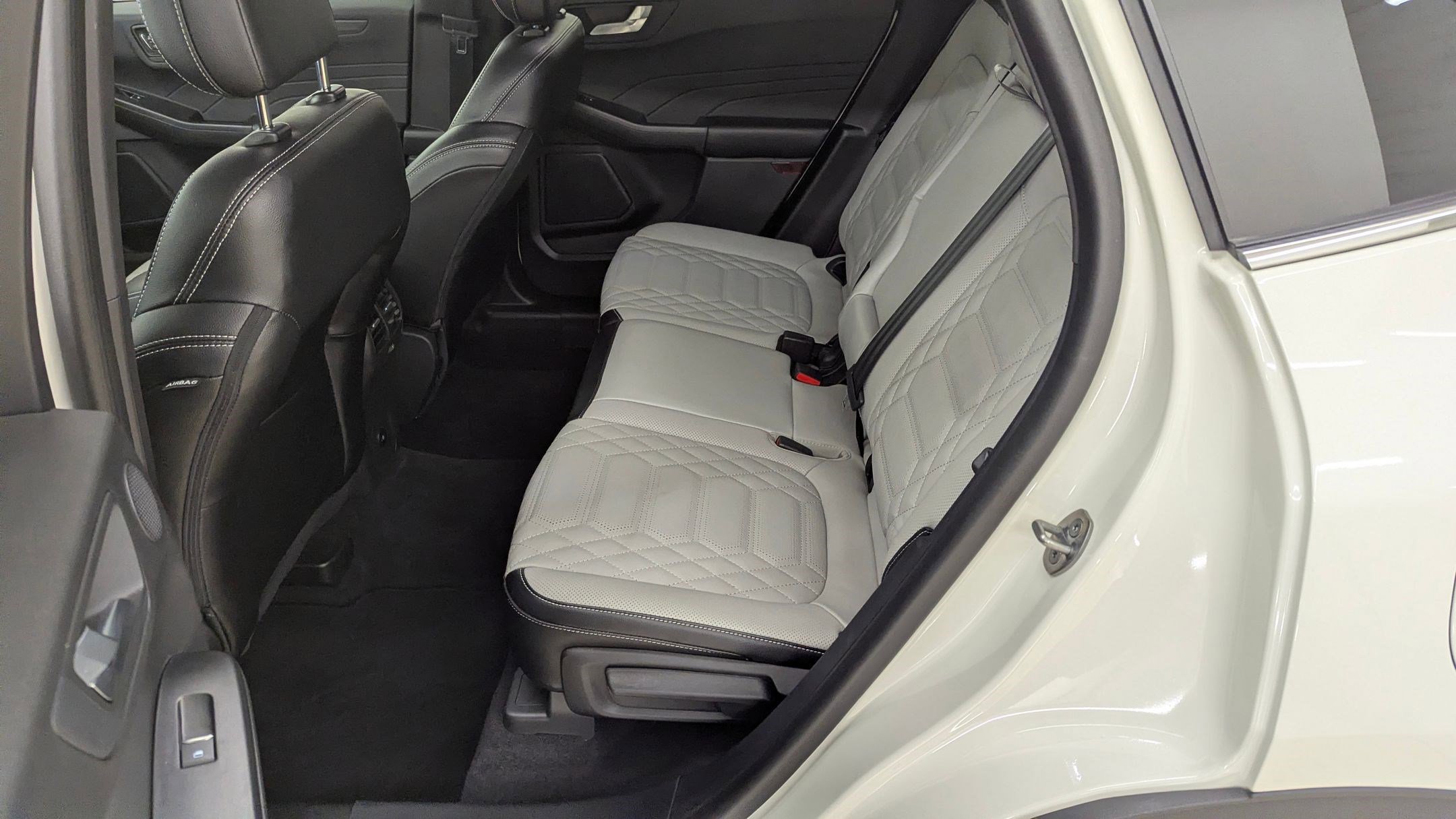 Certified 2023 Ford Escape Platinum w/ Premium Technology Package image 14